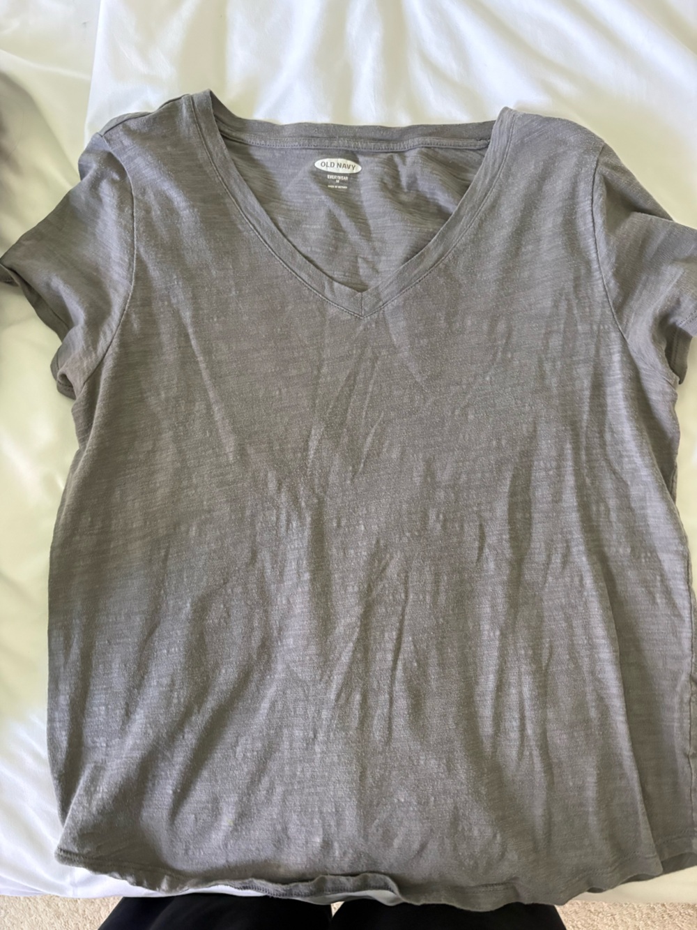 Old Navy Women’s Short Sleeve V-Neck Tee - Gray